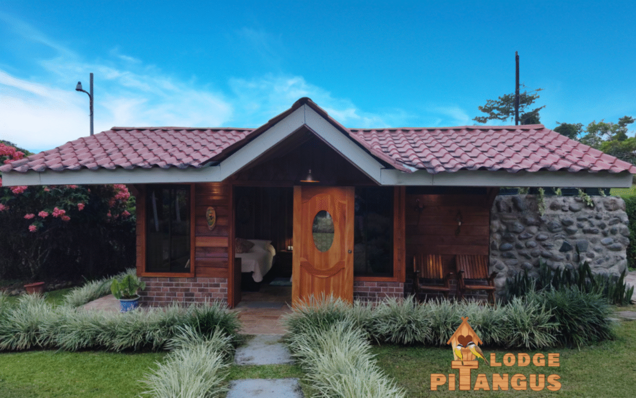 airbnb in la fortuna, cabana tucan